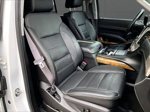 Used 2017 GMC Yukon XL Denali w/ Open Road Package AWD/4WD image 7
