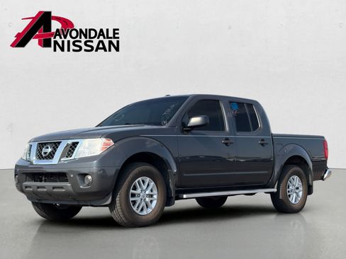 Used 2015 Nissan Frontier SV AWD/4WD image 2