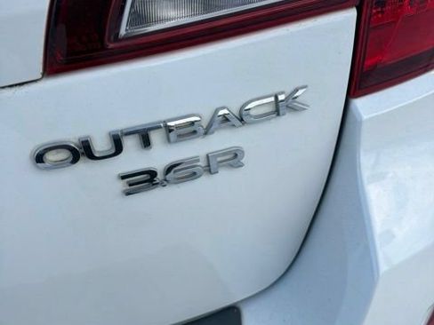 Used 2017 Subaru Outback 3.6R Touring w/ Popular Package #5A AWD/4WD image 4