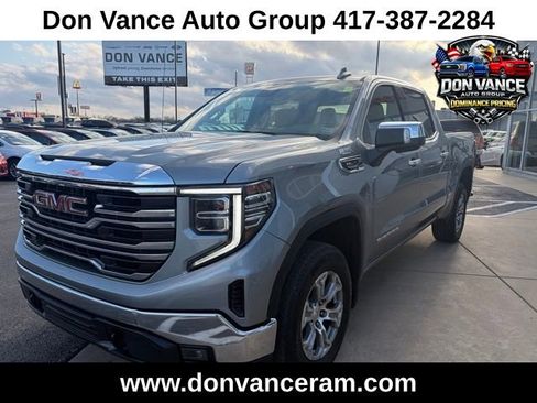 Used 2025 GMC Sierra 1500 SLT image 2