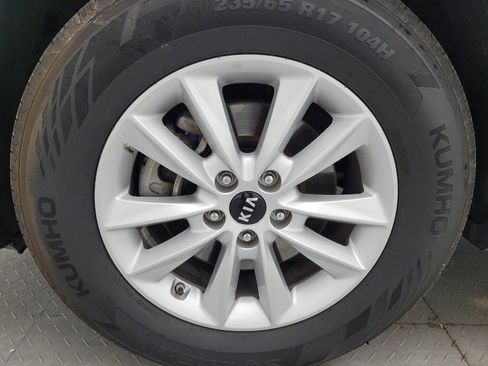 Used 2020 Kia Sorento LX image 31