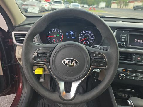 Used 2017 Kia Optima LX FWD image 8