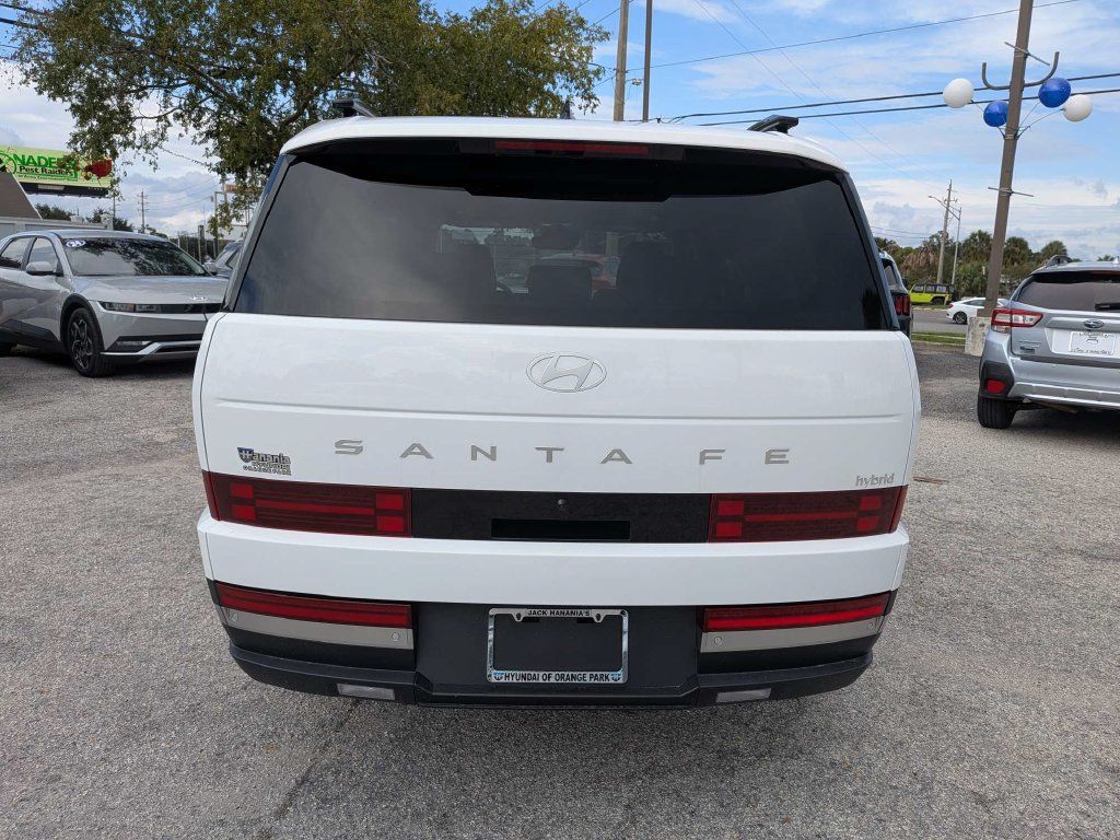 Used 2024 Hyundai Santa Fe Limited FWD image 5