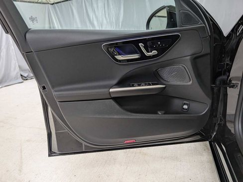 Used 2025 Mercedes-Benz C 300 4MATIC Sedan image 24