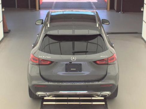Used 2021 Mercedes-Benz GLA 250 4MATIC w/ Premium Package image 4