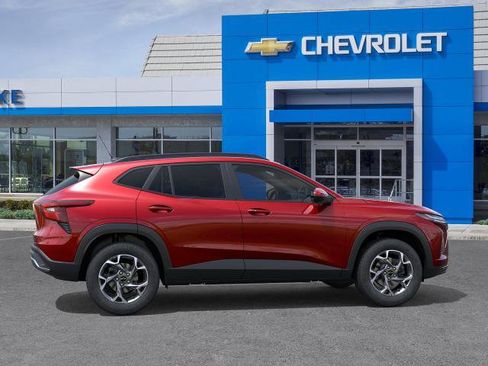 New 2026 Chevrolet Trax LT w/ LT Convenience Package FWD image 5