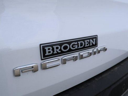 New 2025 GMC Acadia Elevation w/ Elevation Premium Package image 8