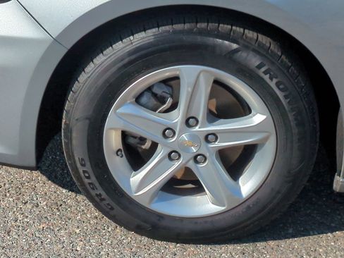 Used 2024 Chevrolet Malibu LT image 31