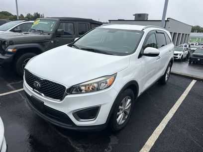 Used 2017 Kia Sorento LX w/ LX Convenience Package
