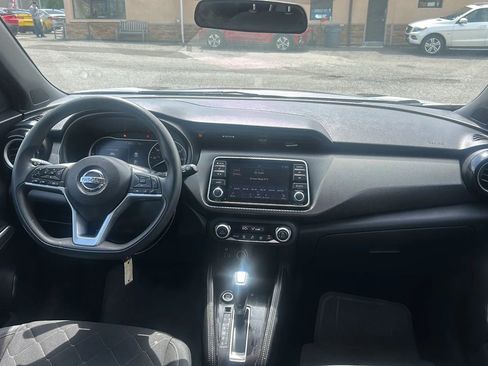 Used 2019 Nissan Kicks SV FWD image 18