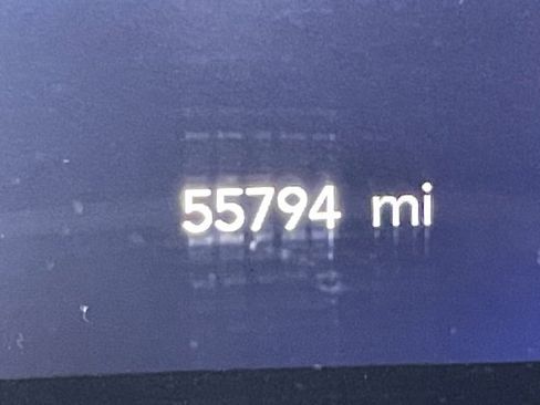 Used 2023 Chrysler Pacifica Touring-L w/ Uconnect Theater Family Group image 11