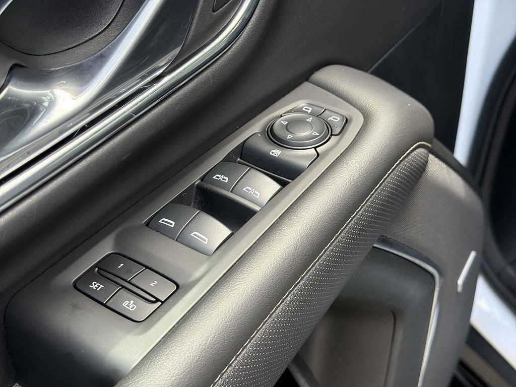 Used 2024 GMC Yukon SLT RWD image 22