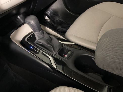 Used 2021 Toyota Corolla LE FWD image 18