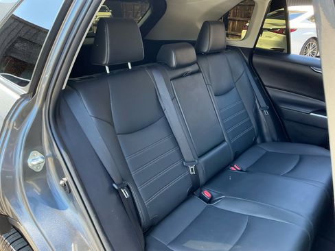 Used 2021 Toyota RAV4 XLE Premium image 21