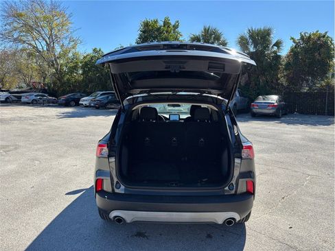 Used 2020 Ford Escape SE image 43