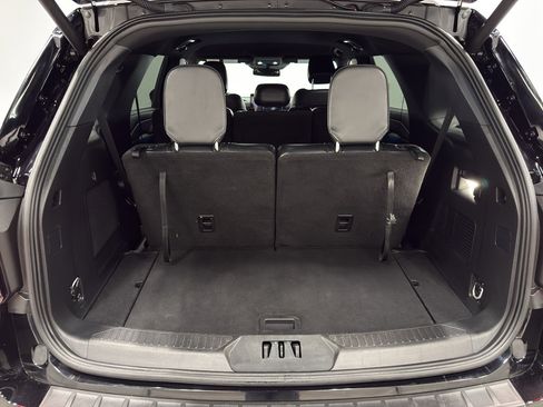 Used 2025 Ford Explorer ST-Line w/ Premium Package image 31