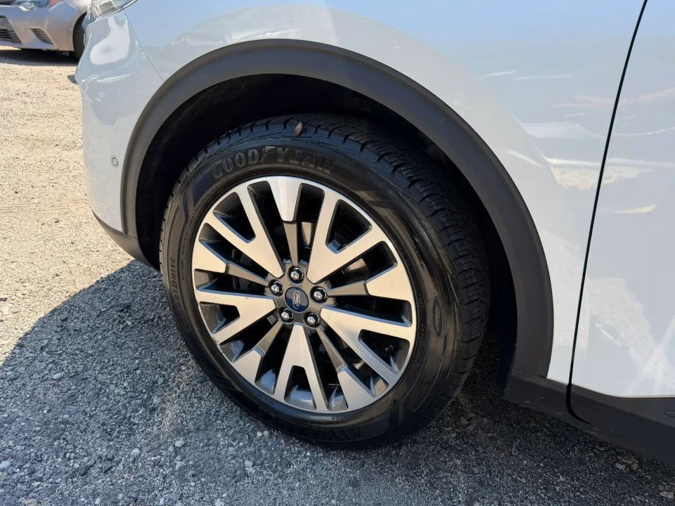 Used 2020 Ford Escape Titanium AWD/4WD image 7