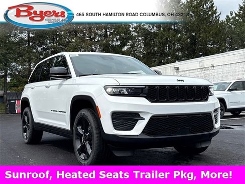 New 2025 Jeep Grand Cherokee Altitude image 1