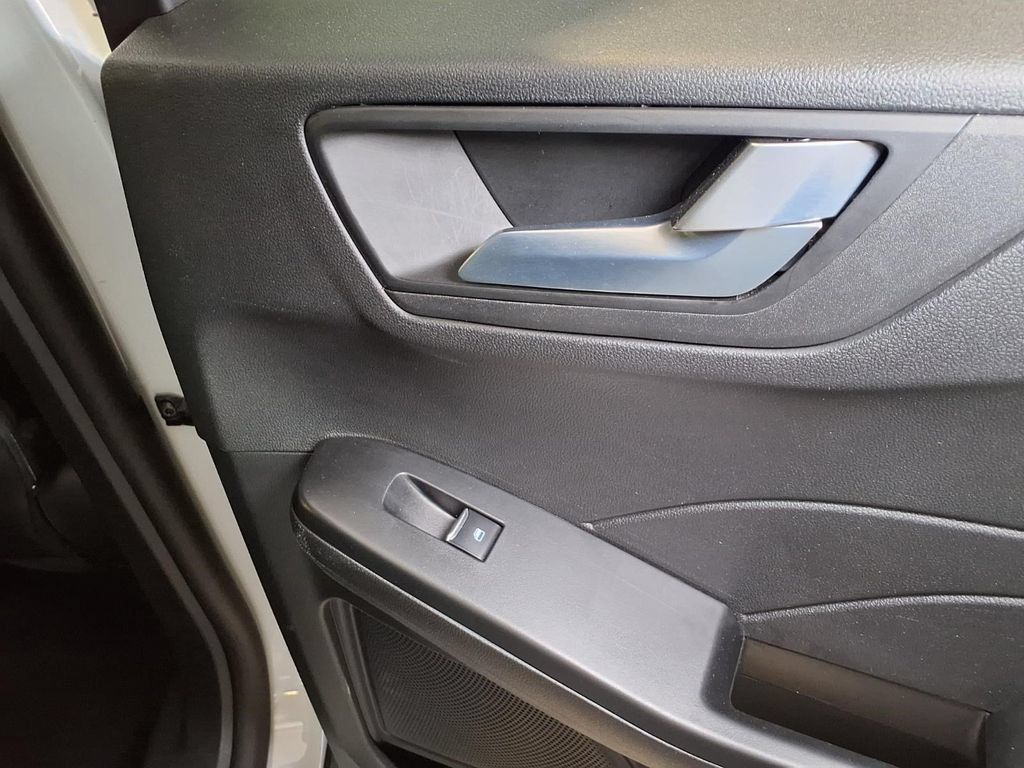 Used 2025 Ford Escape ST-Line FWD image 28