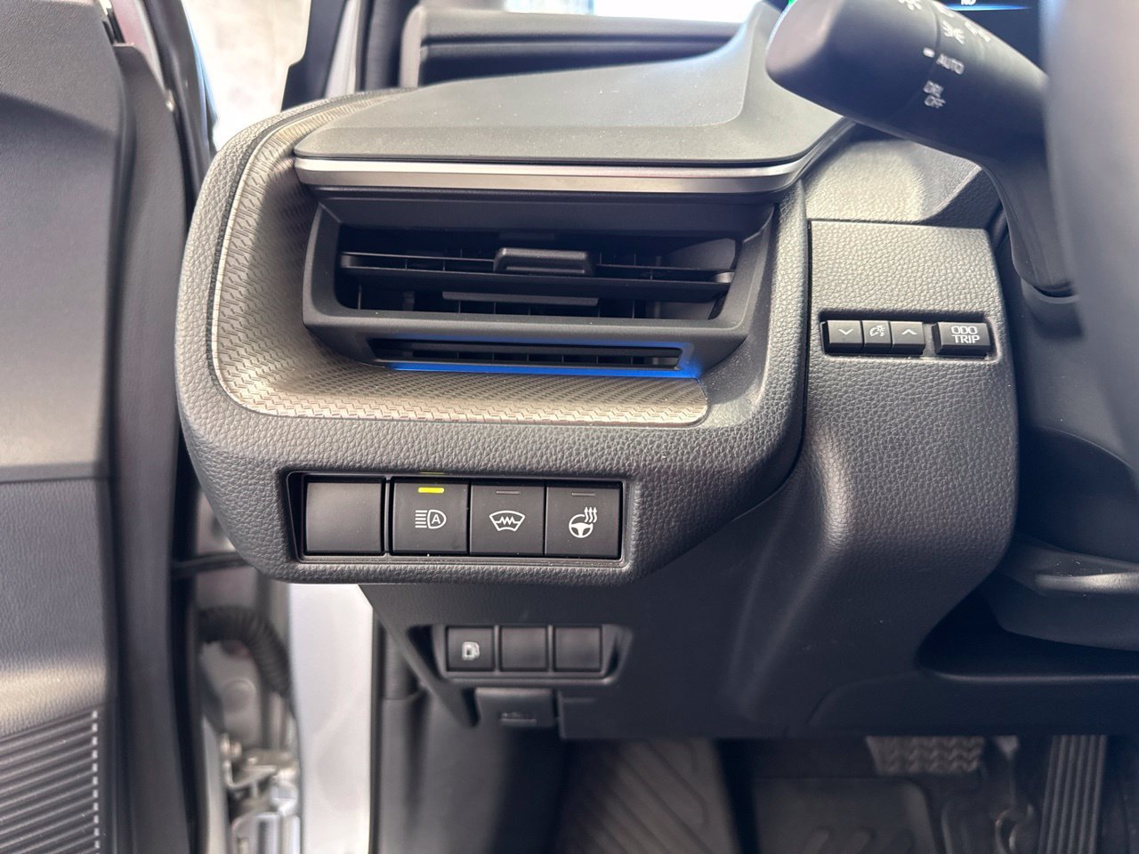 Certified 2026 Toyota Prius XLE AWD/4WD image 32