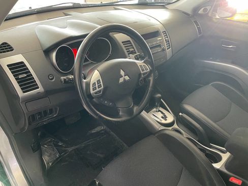 Used 2009 Mitsubishi Outlander SE image 19