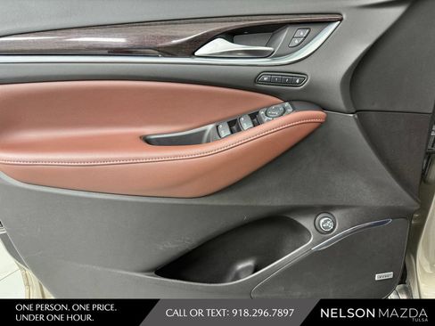 Used 2020 Buick Enclave Avenir w/ Avenir Technology Package FWD image 17