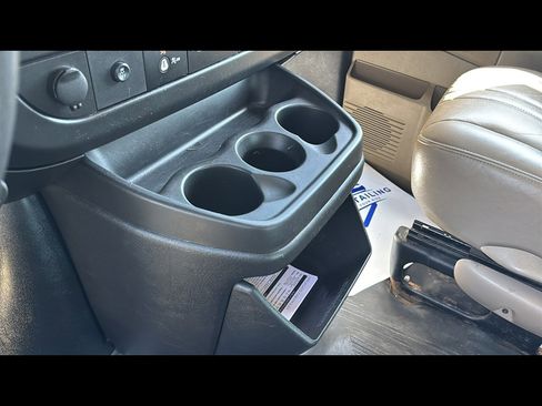 Used 2022 Chevrolet Express 2500 Extended image 18