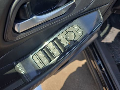 Used 2025 Nissan Rogue SV FWD image 11