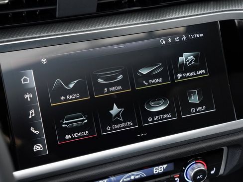 Certified 2024 Audi Q3 2.0T Premium image 21