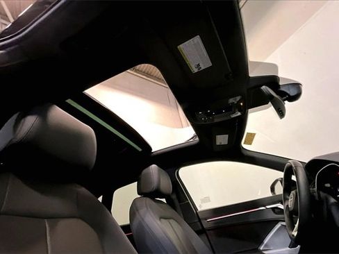 Used 2024 Audi Q3 2.0T Premium Plus image 16