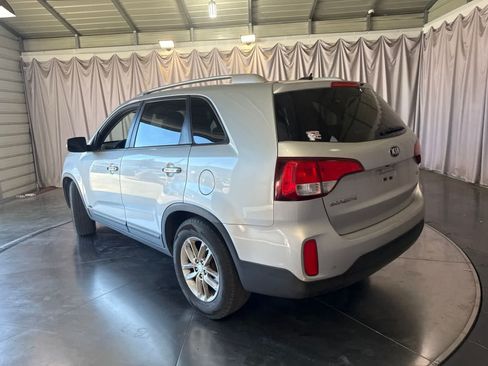 Used 2015 Kia Sorento LX AWD/4WD image 7