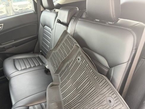 Used 2022 Ford Edge SEL w/ Convenience Package image 8