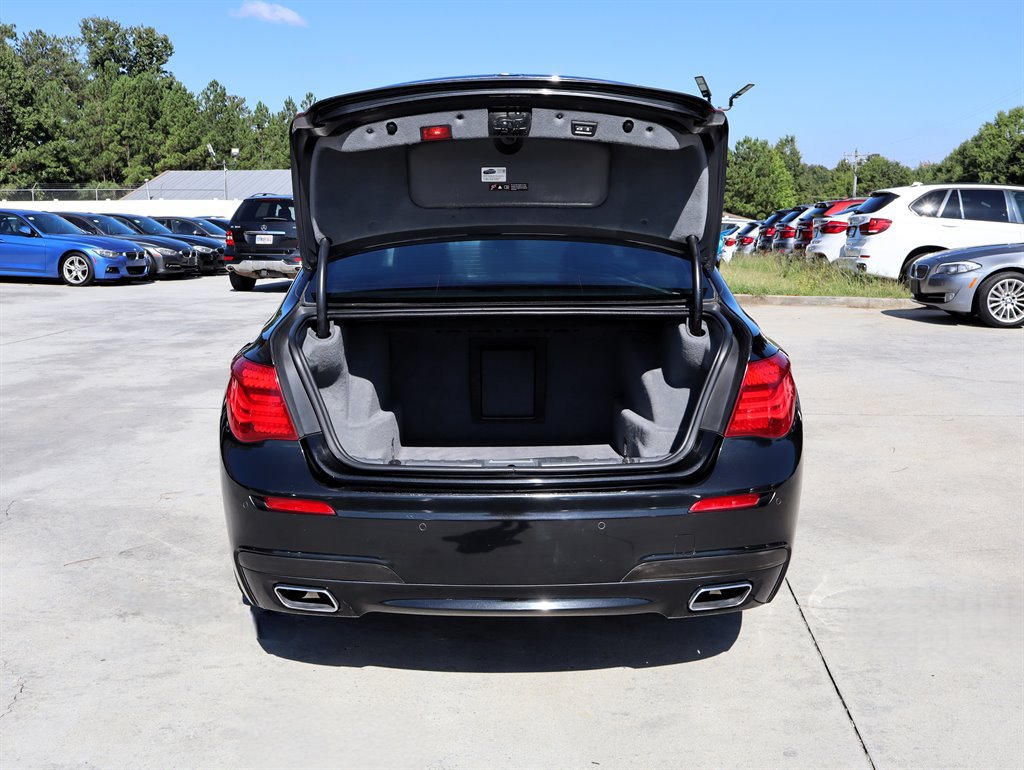 Used 2015 BMW 750Li RWD image 46