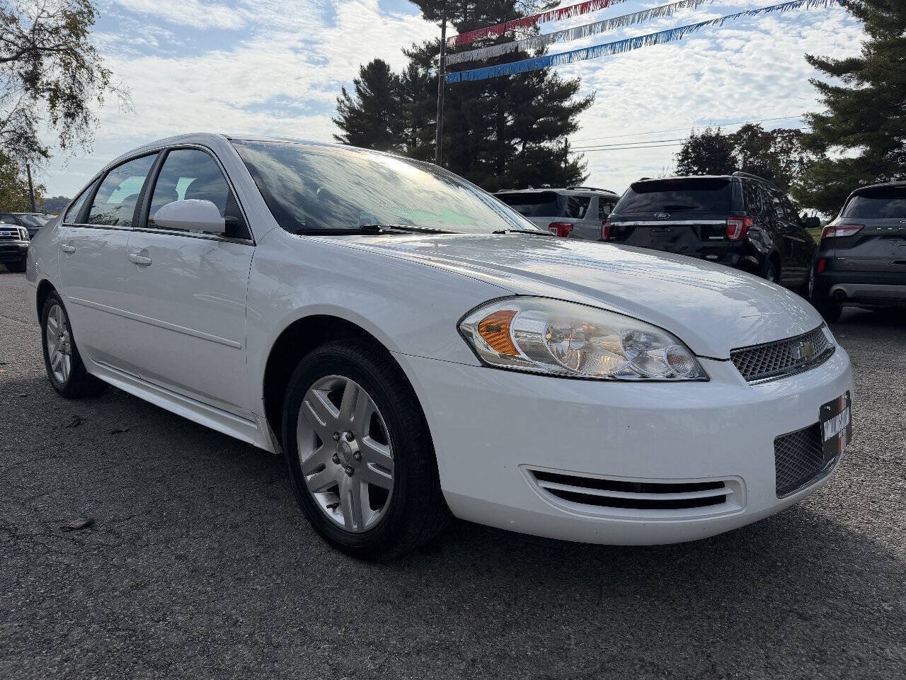 Used 2013 Chevrolet Impala LT w/ LT Sunroof Package FWD image 3