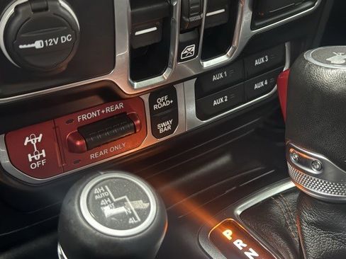 Used 2022 Jeep Wrangler Unlimited Rubicon w/ Xtreme Recon 35" Tire Package image 14