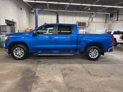 Used 2024 Chevrolet Silverado 1500 LT w/ Z71 Off-Road Package image 3