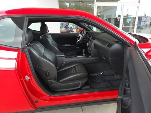 Used 2010 Dodge Challenger R/T image 37
