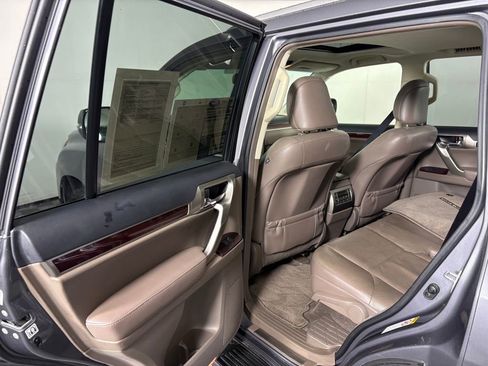 Used 2016 Lexus GX 460 w/ Premium Package AWD/4WD image 27