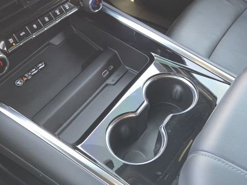 Used 2025 Chevrolet Suburban Z71 w/ Z71 Off-Road Package image 22