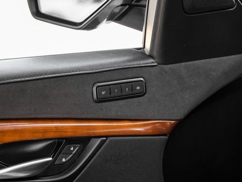 Used 2019 Cadillac Escalade ESV Premium Luxury RWD image 49
