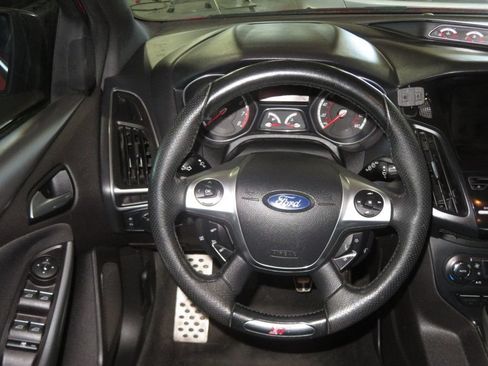 Used 2013 Ford Focus ST FWD image 35