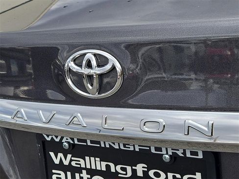 Used 2011 Toyota Avalon Limited image 30