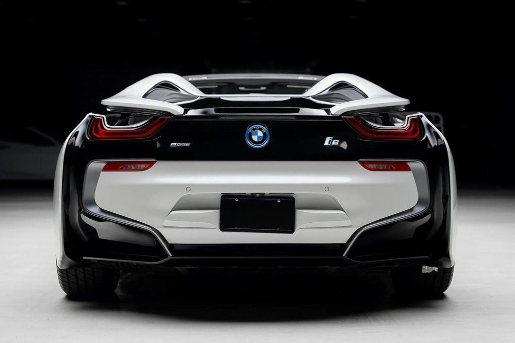 Used 2019 BMW i8 Roadster AWD/4WD image 25