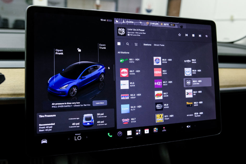 Used 2023 Tesla Model 3 Performance AWD/4WD image 31