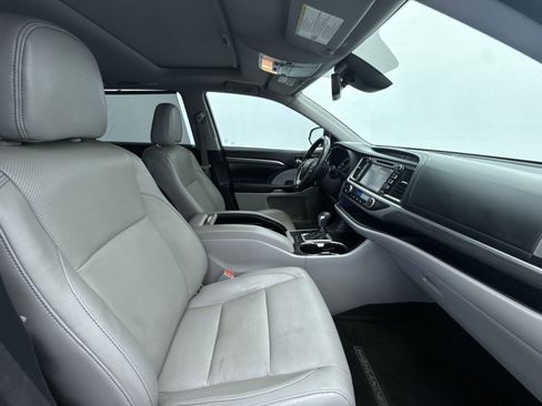 Used 2018 Toyota Highlander Limited image 15