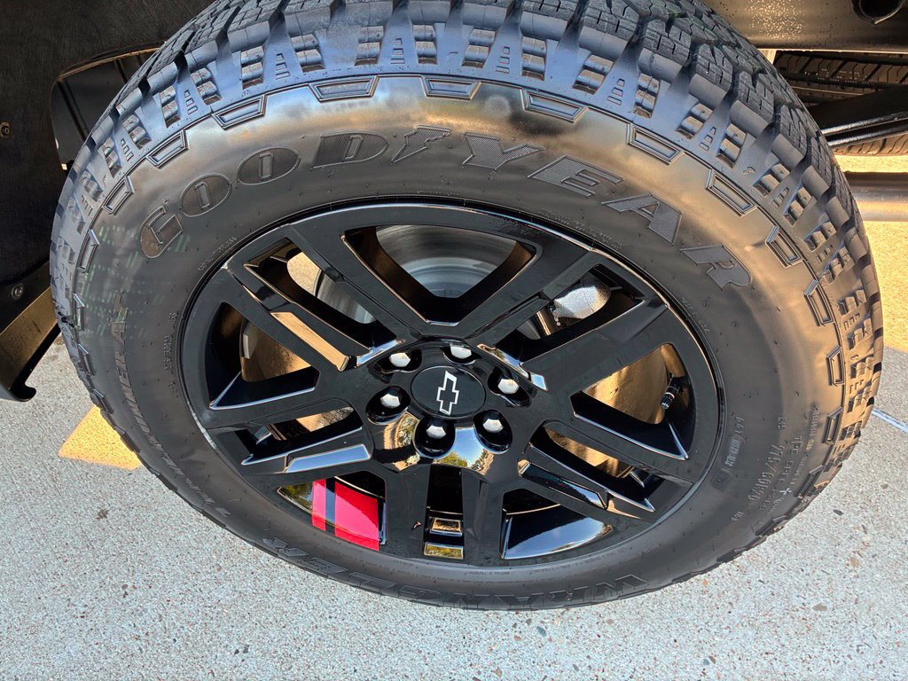 New 2026 Chevrolet Silverado 1500 RST w/ Redline Edition AWD/4WD image 11