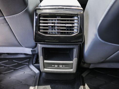 Used 2023 Volkswagen ID.4 Pro S RWD image 7