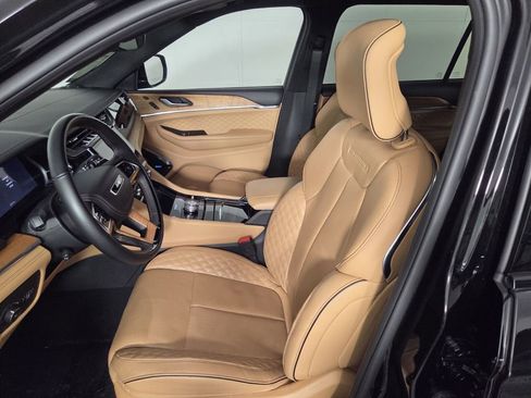 Certified 2025 Jeep Grand Cherokee L Summit AWD/4WD image 12