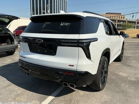 Used 2024 Chevrolet Traverse RS FWD image 4