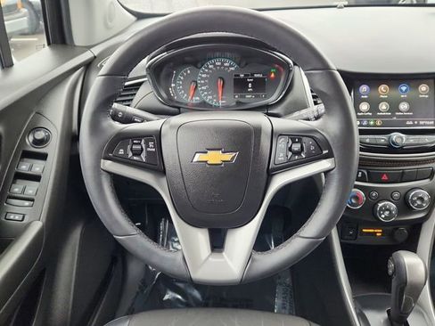 Used 2022 Chevrolet Trax LT w/ LT Convenience Package image 33